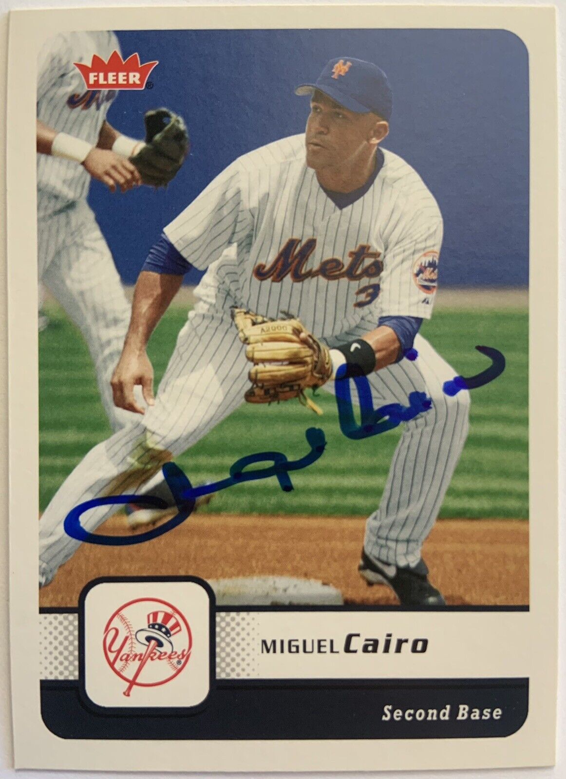 Miguel Cairo New York Yankees Mets Autographed 2006 Fleer Baseball Card #211 COA
