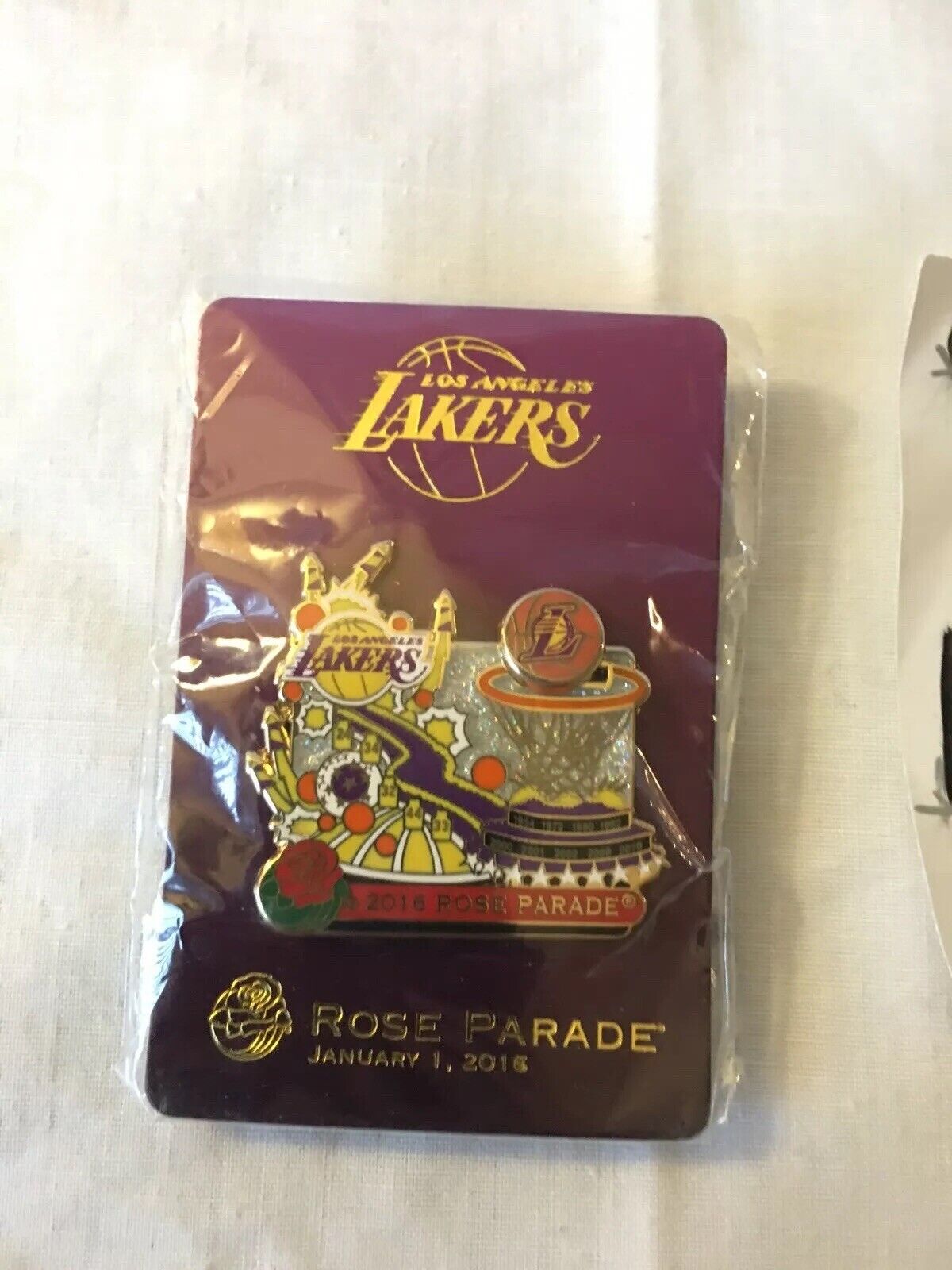*RARE*Limited Edition 2016 ROSE PARADE Los Angeles Lakers Commemorative Pin, New