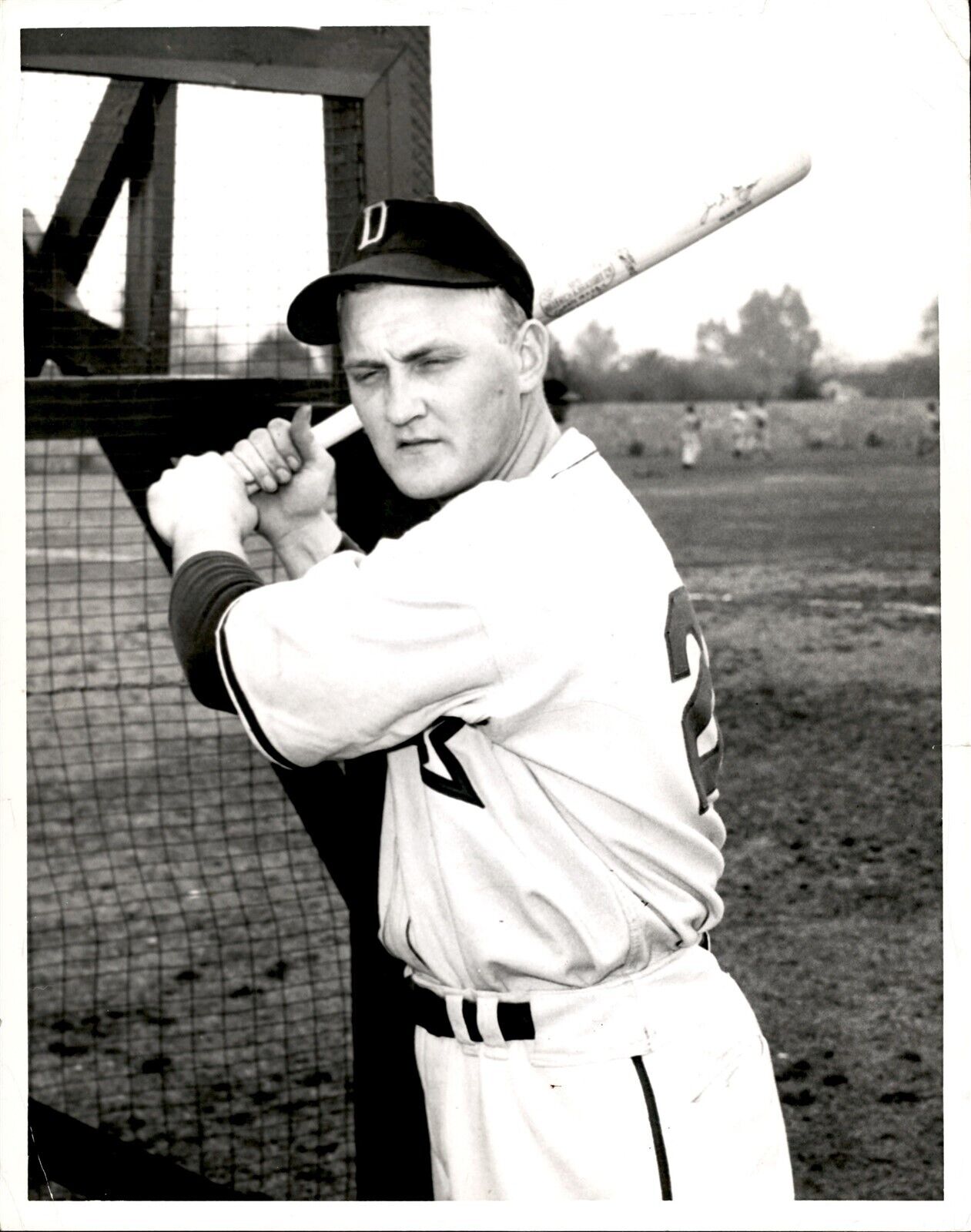 LG17 Original Frank Worth Photo JOE KING Classic Baseball Athlete Old Narrow Bat