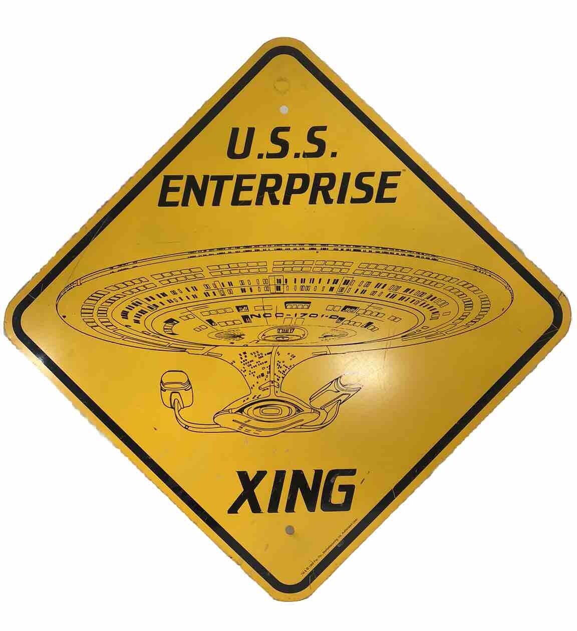 1995 Star Trek U.S.S. Enterprise Metal Xing Sign  (UFO) VINTAGE GOOD CONDITION