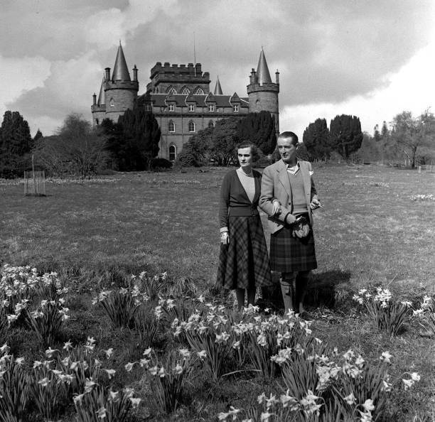 11th Duke of Argyll and Margaret Campbell Duchess of Argyll 1950s Old Photo 1