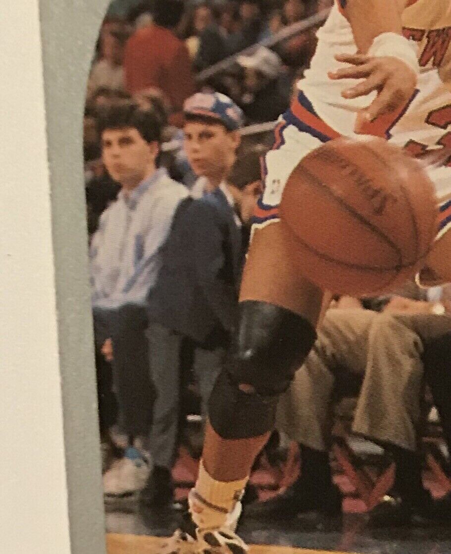 Menendez Brothers In Background Mark Jackson 1990 NBA Hoops #205 Knicks 👀