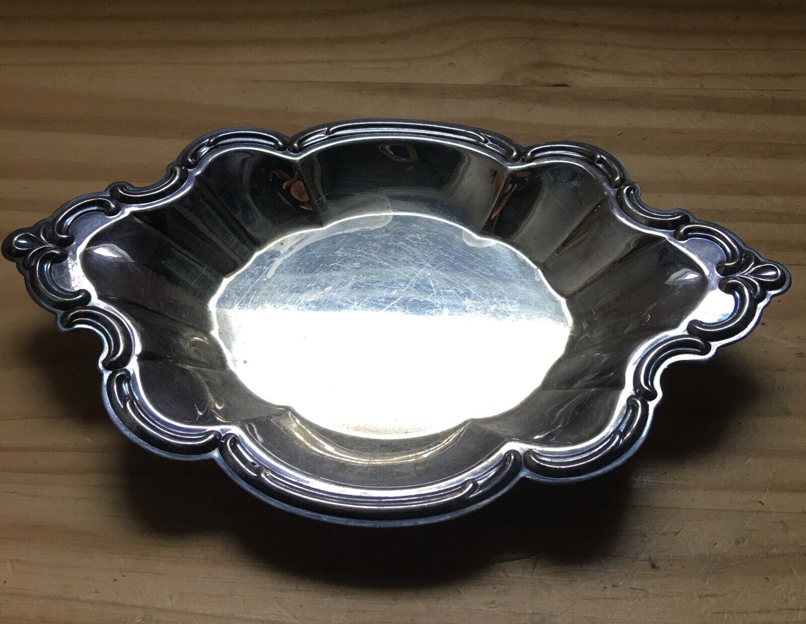 Vintage Wakefield Silver Plate Oval Scalloped Trinket Tray Serving Dish 9.25\