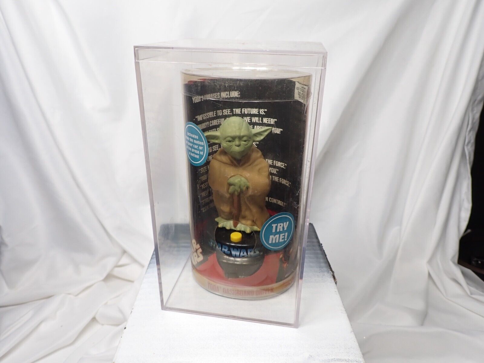 Yoda Figure Dashboard Driver Gemmy 2006 Star Wars in acrylic case