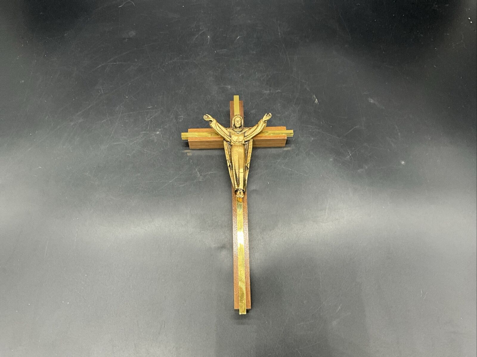 VTG Walnut Wood And Brass Risen Christ Crusifix 10” By 5”