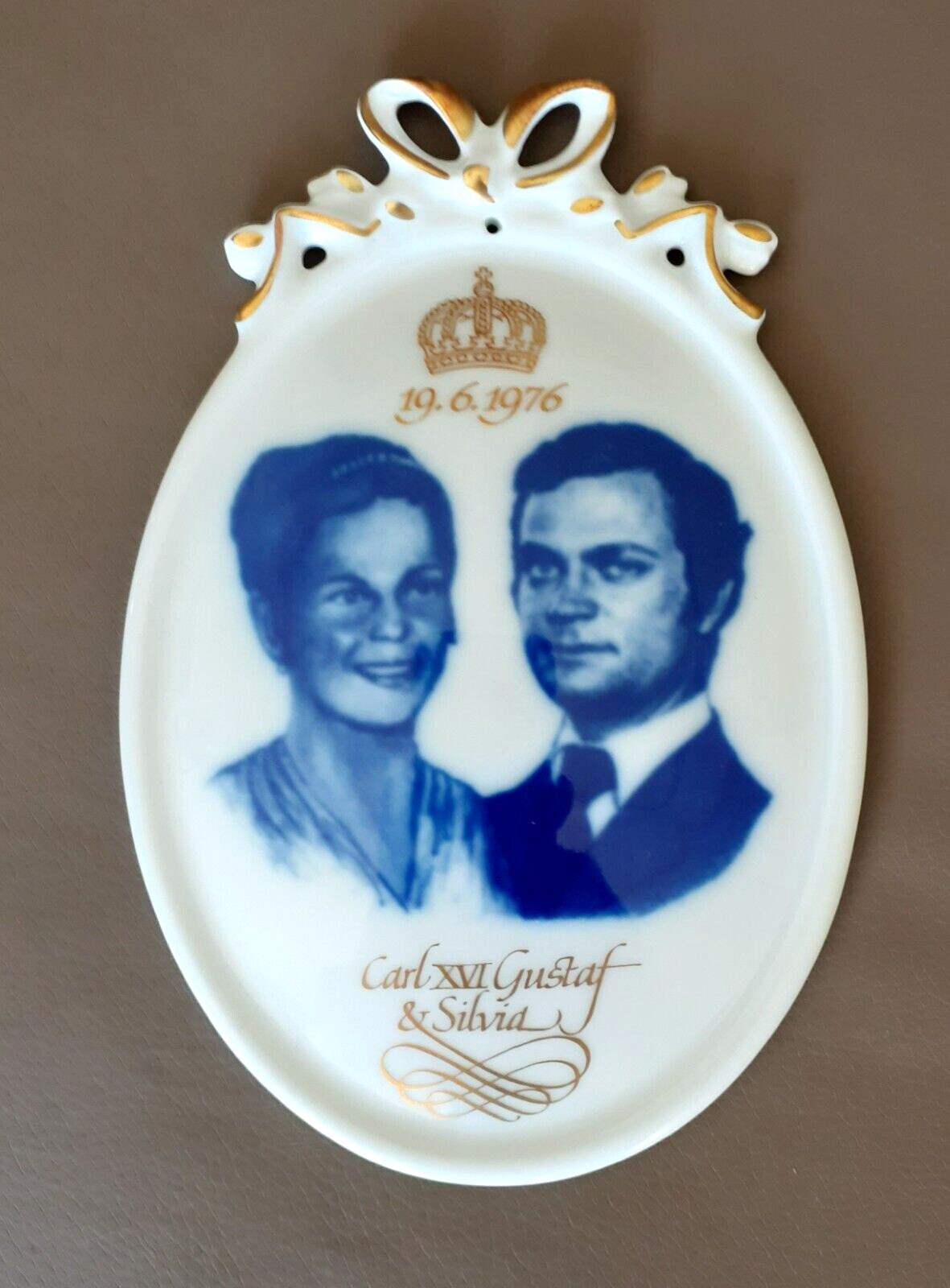 King Carl XVI Gustaf Queen Silvia Of Sweden Royal Medallion  Wedding  1976 Vtg