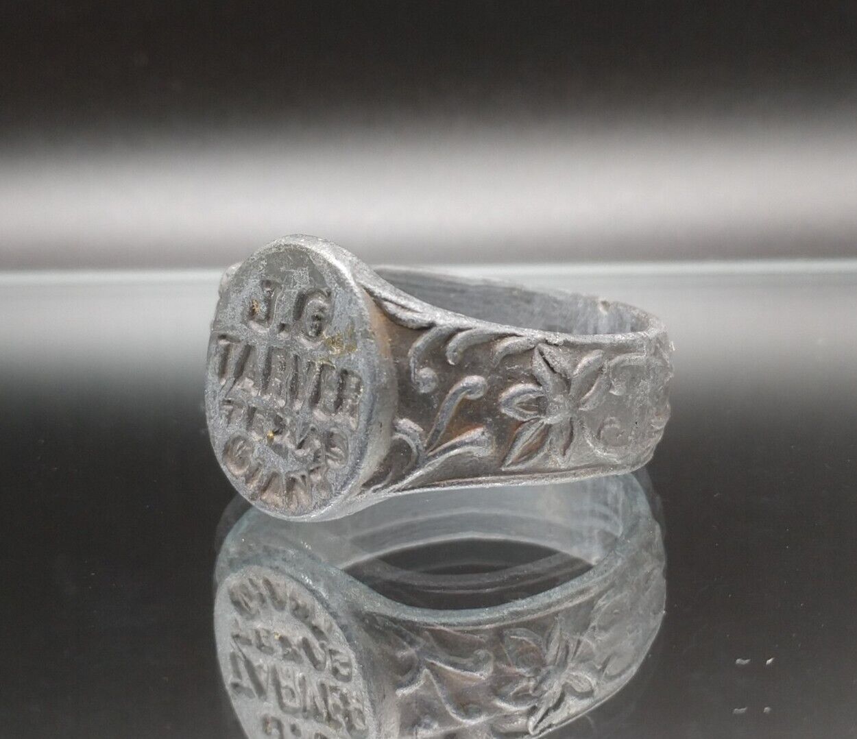 HUGE c. 1920 Souvenir Ring J.G. Tarver TEXAS GIANT Circus ANTIQUE Metal 1.25\