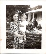 VINTAGE B&W FOUND PHOTO - 1930S - WOMAN MOTHER HOLD CUTE BABY RURAL COUNTRY NICE picture