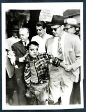 HORROR CRIMINAL UNDER POLICE CUSTODY AFTER STREET SHOOTING 1940s Photo Y 202 picture
