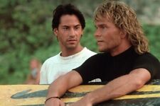 KEANU REEVES PATRICK SWAYZE HOLDING SURF BOARD POINT BREAK 24x36 inch Poster picture