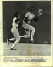1980 Press Photo Royals' Willie Wilson & U.L. Washington Compete for Popup picture