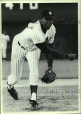 1991 Press Photo Yanks pitcher Willie Smith throws ball during game - tus01547 picture