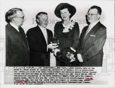 1955 Press Photo John Drewry Presents TV/Radio George Foster Peabody Awards, NYC picture