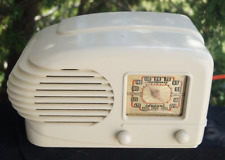 Vintage 1947 Air Castle Model 106B Tube Radio - Works - Bakelite - Hard to find picture
