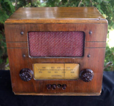 Antique 1937 Howard Model 300 Tube Radio - HTF Model - WORKS picture