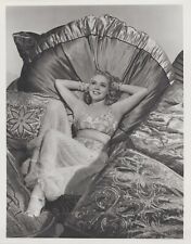 HOLLYWOOD BEAUTY ALICE FAYE STYLISH POSE STUNNING PORTRAIT 1950s Photo C40 picture