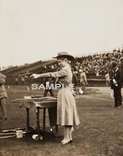1922 ANNIE OAKLEY SHOOTING A PISTOL at a Wild West Show Photo (142-u ) picture