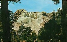 Mount Rushmore National Memorial, Black Hills, South Dakota Postcard picture