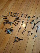 Vintage Lot Of Skeleton, EAGLE Keys Miscellaneous ..OLD picture