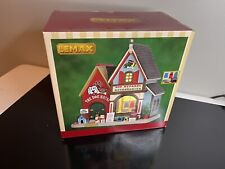 New Lemax 2015 The Dog House Apparel Shop Store Lighted Christmas Village House picture
