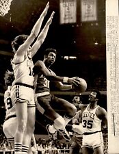 LG954 1973 UPI Wire Photo NBA PLAYOFFS DAVE COWENS CELTICS v HAWKS GEORGE TRAPP picture