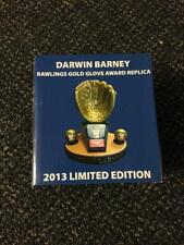 CHICAGO CUBS DARWIN BARNEY 2013 GOLD GLOVE STADIUM GIVEAWAY. NEW picture