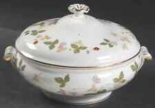 Wedgwood Wild Strawberry  Round Covered Vegetable Bowl 798471 picture