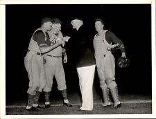 PF26 1940 Orig Photo STAN HACK & MGR GABBY HARTNETT ARGUE WITH UMP CHICAGO CUBS picture