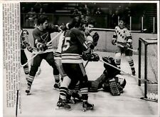 LD272 1971 AP Wire Photo NEW YORK RANGERS GOALIE ED GIACOMIN vs ST LOUIS BLUES picture