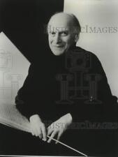1990 Press Photo Portrait of Yehudi Menuhin, conductor. - mjc29664 picture