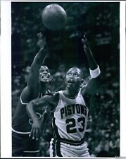 1990 Mark Aguirre Dallas Mavericks Detroit Pistons Forward Basketball Photo 8X10 picture
