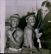 LG802 1955 Wire Photo TEDDY RED TOP DAVIS SANDY SADDLER Featherweight Boxing picture