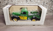 SpecCast Die Cast Limited Edition John Deere 1940 Ford Truck NOS picture