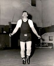 LG994 1952 Original Photo IRISH BOB MURPHY Light Heavyweight Boxer Jumping Rope picture