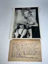 Jayne Mansfield With Daughter In New York Vintage Press Photo 1955 picture