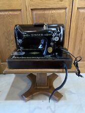 Beautiful Vintage 1924 Model 99 Singer Sewing Machine With Case And Key picture