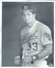 1990 Oakland Athletics Baseball Player Outfielder Jose Canseco Press Photo picture