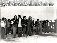LD317 1971 AP Wire Photo VIETNAM ANTIWAR DEMONSTRATORS BLOCK NEW JERSEY TURNPIKE picture
