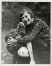 1928 Press Photo Dorothy Newhouse of Brecksville, Ohio holding a prize turkey picture