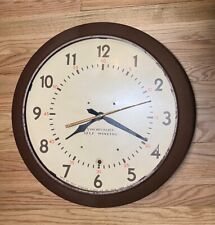 Vintage Rare Self Winding Clock Co Industrial Deco Round Wall Clock RUNS Read picture