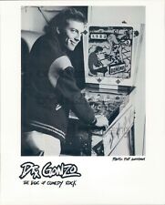 Press Photo Comedian John Means Plays Pinball Dr Gonzo Doc of Comedy Rock picture