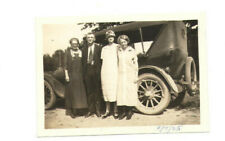 VINTAGE 1925 SMALL SNAPSHOT PHOTO FAMILY OUT FOR SUNDAY DRIVE IN NE, PENN 3x2