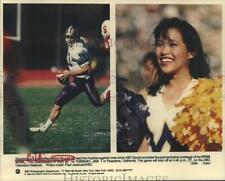 1993 Press Photo Washington Huskies' quarterback Mark Brunell and a cheerleader picture