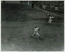 Press Photo Jim Konstanty, Joe DiMaggio During Phillies vs Yankees Baseball Game picture