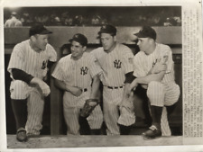 1942 Press Photo Yankees Players Red Rolfe Phil Rizzuto Buddy Hassett Jo Gordon picture