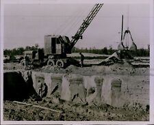 LG788 1952 Original Photo CONSTRUCTION SITE Crane Excavation Workers Crewmen picture