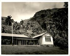 GA125 Orig Photo PITCAIRN ISLAND SCHOOL BUILDING Christian Cave Tropical Pacific picture