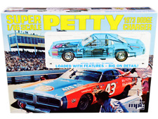 Skill 3 Model Kit 1973 Dodge Charger Richard Petty 1/16 Scale Model picture
