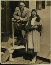1930 Press Photo James and Mrs. Bird Arrive on Matson Liner To Visit Airports picture