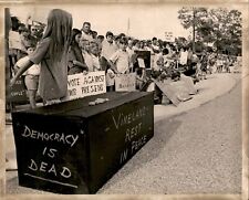 LD304 1970 Orig D. Didio Photo VINELAND SCHOOL INTEGRATION PROTEST CIVIL RIGHTS picture